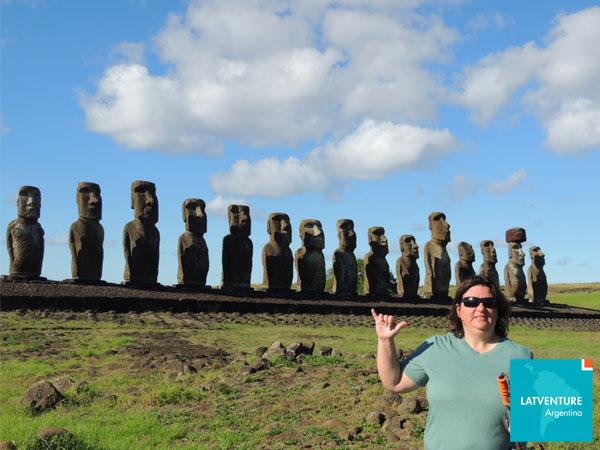 Easter Island - The center of the world Have you ever heard about the Easter Island? It s a small Polynesian island in the South Pacific about 5 hours flight from Santiago de Chile.