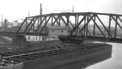 Engine House View of the east side of the PW&B Bridge (Bridge No. 31) in 1959. Source: Phillyhistory.org Aerial View of the PW&B Swing Bridge (Bridge No. 31) at Gray s Ferry, ca. 1925.