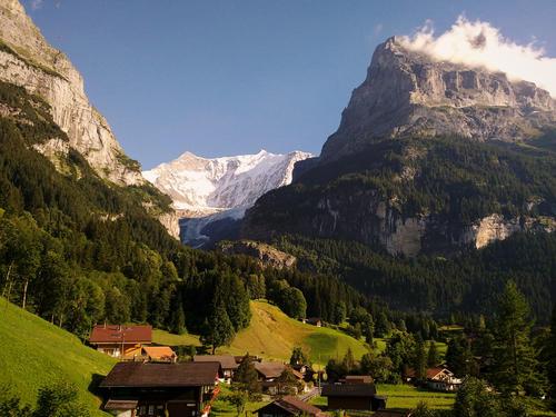 Grindelwald, Switzerland On Sunday, 2 July DAY 7 GRINDELWALD Steep-gabled wooden chalets. Sparkling lakes and green fields. Rugged, snow-capped peaks.