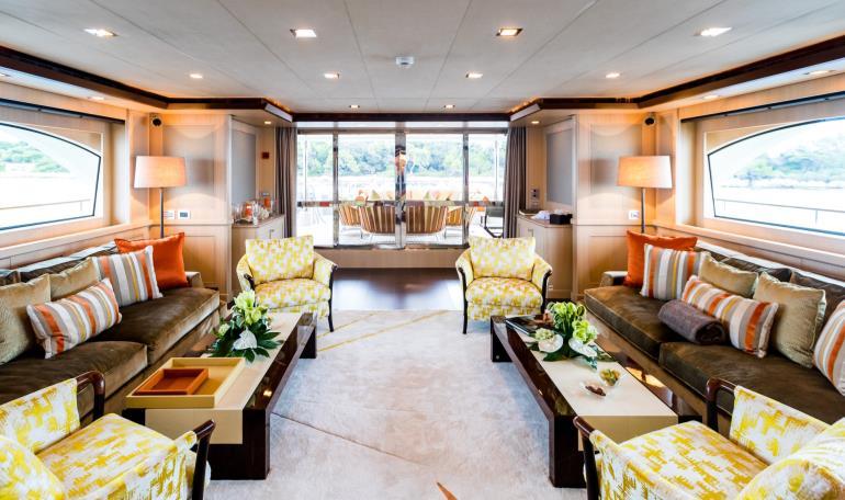 She was completely refitted in 2016 and offers a chic and very comfortable,