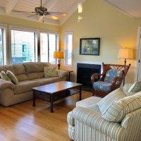 In one direction it's a 2 minute stroll to the beach, and in the other direction, it is a 1 minute walk to Bald Head Island Club with access to