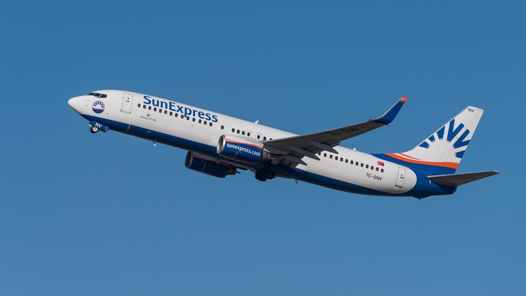 ABOUT SUNEXPRESS SunExpress was founded in October 1989 as a subsidiary of the two industry leading airlines Turkish Airlines and Lufthansa.