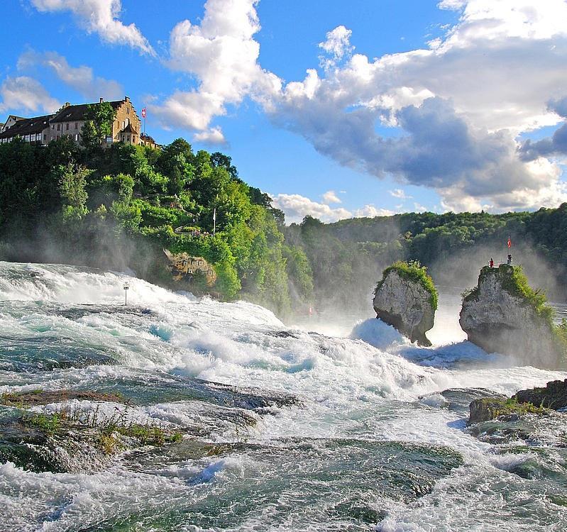 Best of Zürich Duration : 2hrs 30 - Rates : Adult: CHF 34 Child: CHF 17 Rhine Falls Duration : 3hrs 30 Rates : Adult: CHF 54 Child: CHF 27 Tour onboard coach of the main sites in Zürich incl.