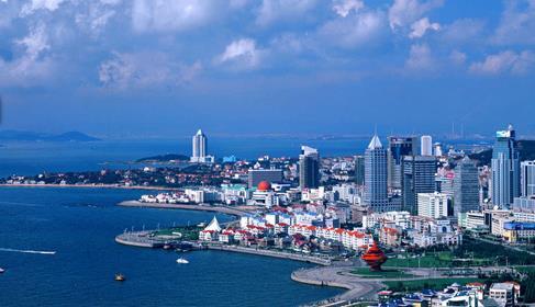 Destination Facts: QINGDAO Beautiful coastal city located in eastern Shandong Province on the east coast of China, Qingdao is a major seaport, naval base, and industrial center.