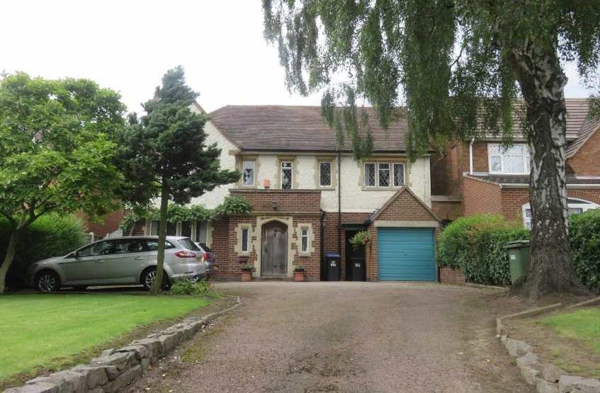 Estate Agents Lettings Valuers Mortgages 592 Uppingham Road, Thurnby, LE7 9QA Individually Styled Detached House 4 Bedrooms, Study & Bathroom Accommodation of Character Tandem Garage & Utility Area 2