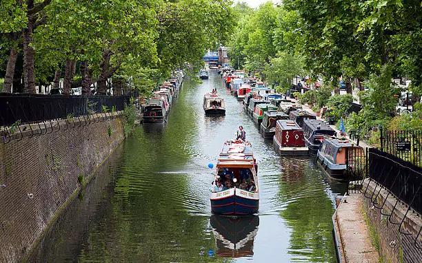THE HIPSTER FLOATING ARTS & CRAFTS TOUR Enjoy the beautiful and peaceful London canals on board a