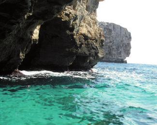 BEST DIVING SPOTS Dwejra Blue Hole Santa Maria Caves Reqqa Reef Cirkewwa P29 Għar Lapsi Inland Sea and Tunnel