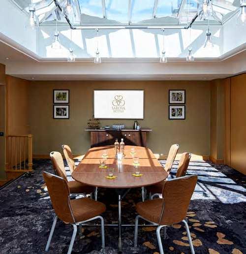 Contemporary and lightfilled with an atrium roof, the Buckingham Suite is perfect for meetings, receptions and dinner dances for up to