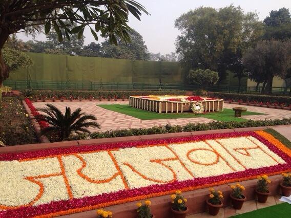 A host of dignitaries are paying tributes to him at his Samadhi Vijay Ghat in Delhi.