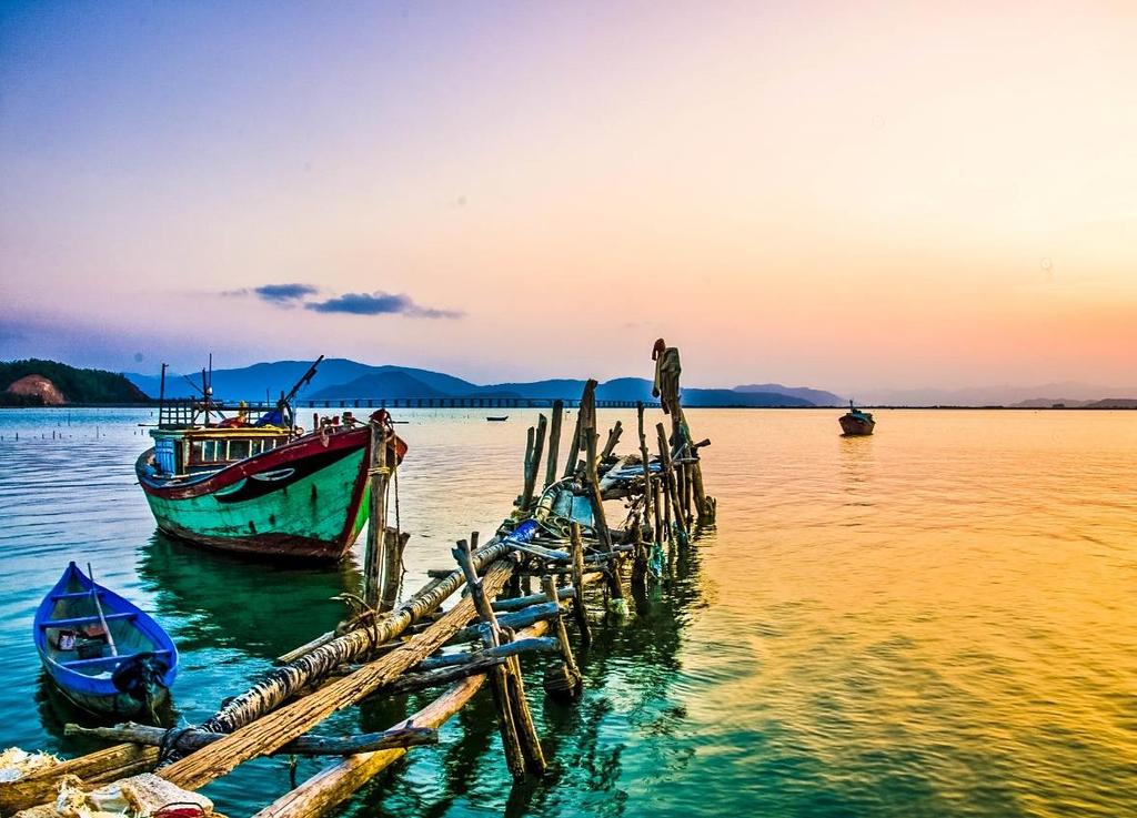 LOCATION Along Vietnam s beautiful south central coast, Quy Nhon is located 280 kilometres north of Nha Trang and 320