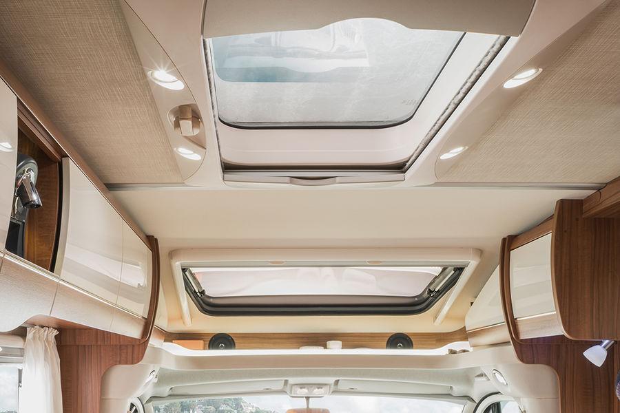 Light and spacious The standard HYMER panoramic roof vent above the living area lets in plenty of daylight to brighten up the interior of the HYMER T-Class SL.