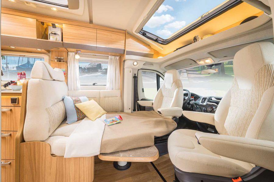 Extra berth at the front Optional extra: the L-shaped seating