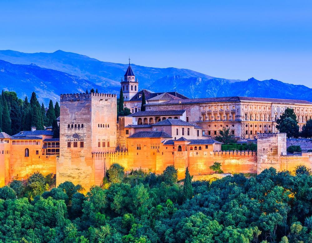 Southwest Valley Chamber of Commerce presents Spain's Classics & Portugal October 16 29, 2019 Book Now & Save $ 300 Per Person