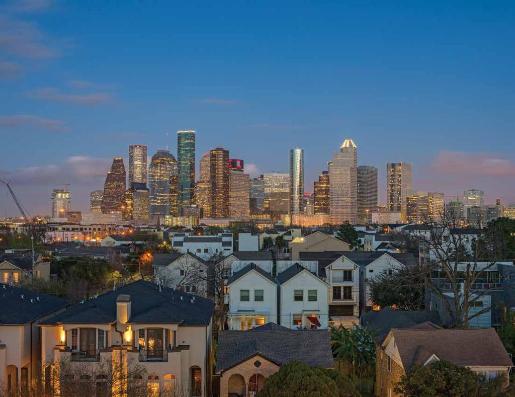 HOUSTON ECONOMIC FUNDAMENTALS CONTINUING TO STRENGTHEN The Houston econom is continuing to strengthen. Recentl, Houston has experience robust population, emploment, an overall economic growth.