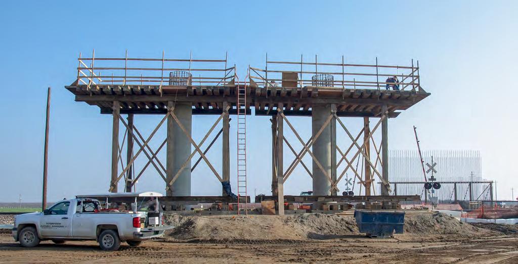 CONSTRUCTION UPDATE February 2019 AVENUE 15 GRADE SEPARATION Madera County At Avenue 15, construction is underway again on the west side abutment wall and center