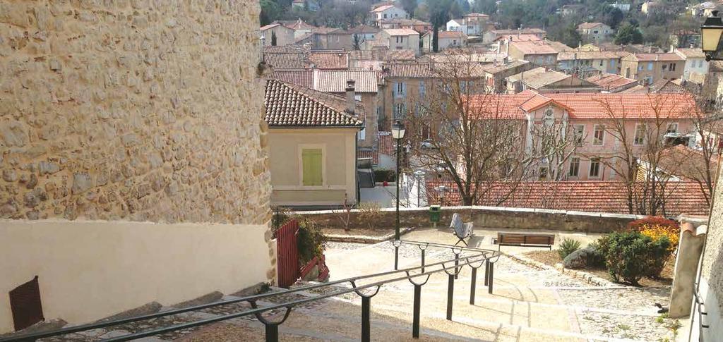 ARE YOU GOING TO BE WORKING IN ROUSSET CHOOSE YOUR LIFESTYLE! ARE YOU A CITY PERSON?