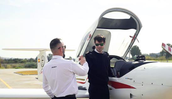 FLIGHT INSTRUCTOR COURSE IN SPAIN FI(A) FI IRI CRI RATING * The Flight Instructor course enables pilots to work for ATO accredited training centres teaching theory, flight and simulator lessons for