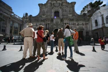 Our next point is the Sagrario church, we visit the interior of the Church of la