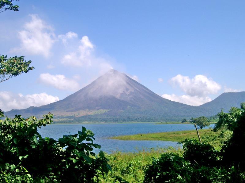 ARENAL ONE DAY TOUR TO MONTEVERDE CLOUD FOREST After Breakfast, you will be transported by van to Lake Arenal, the largest artificial lake in Central America.