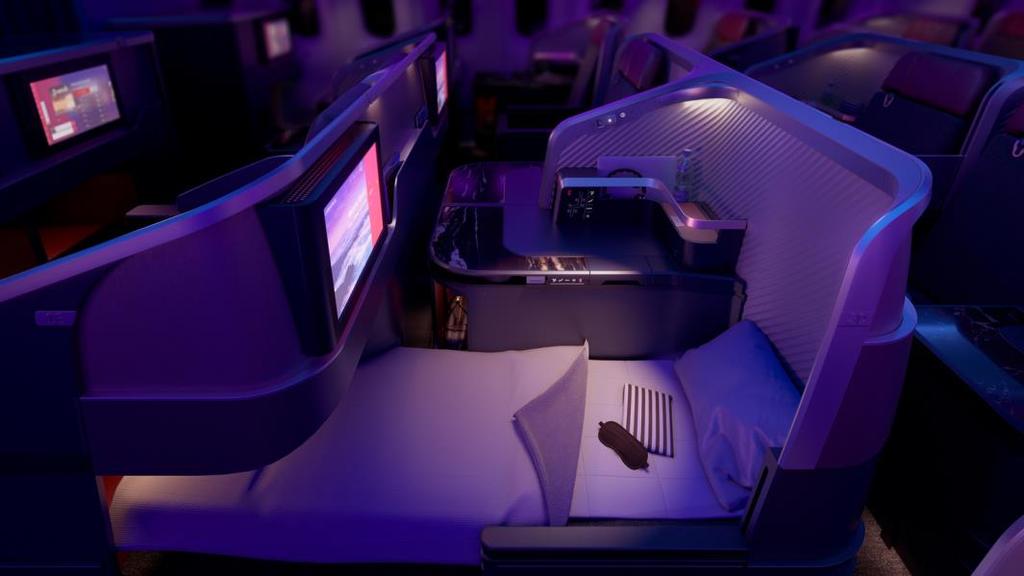 Transforming the cabin experience 22 Wide-body aircraft being upgraded 150 Narrow-body aircraft being upgraded Total investment