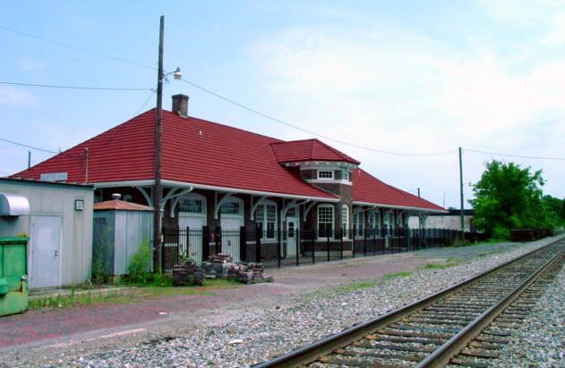 Above: The depot at Cleveland, Tennessee looks like a lot of others in a lot of Southern towns.