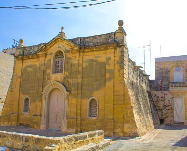 It covers the top of a hill that dominates the bays of Marsaxlokk, St.