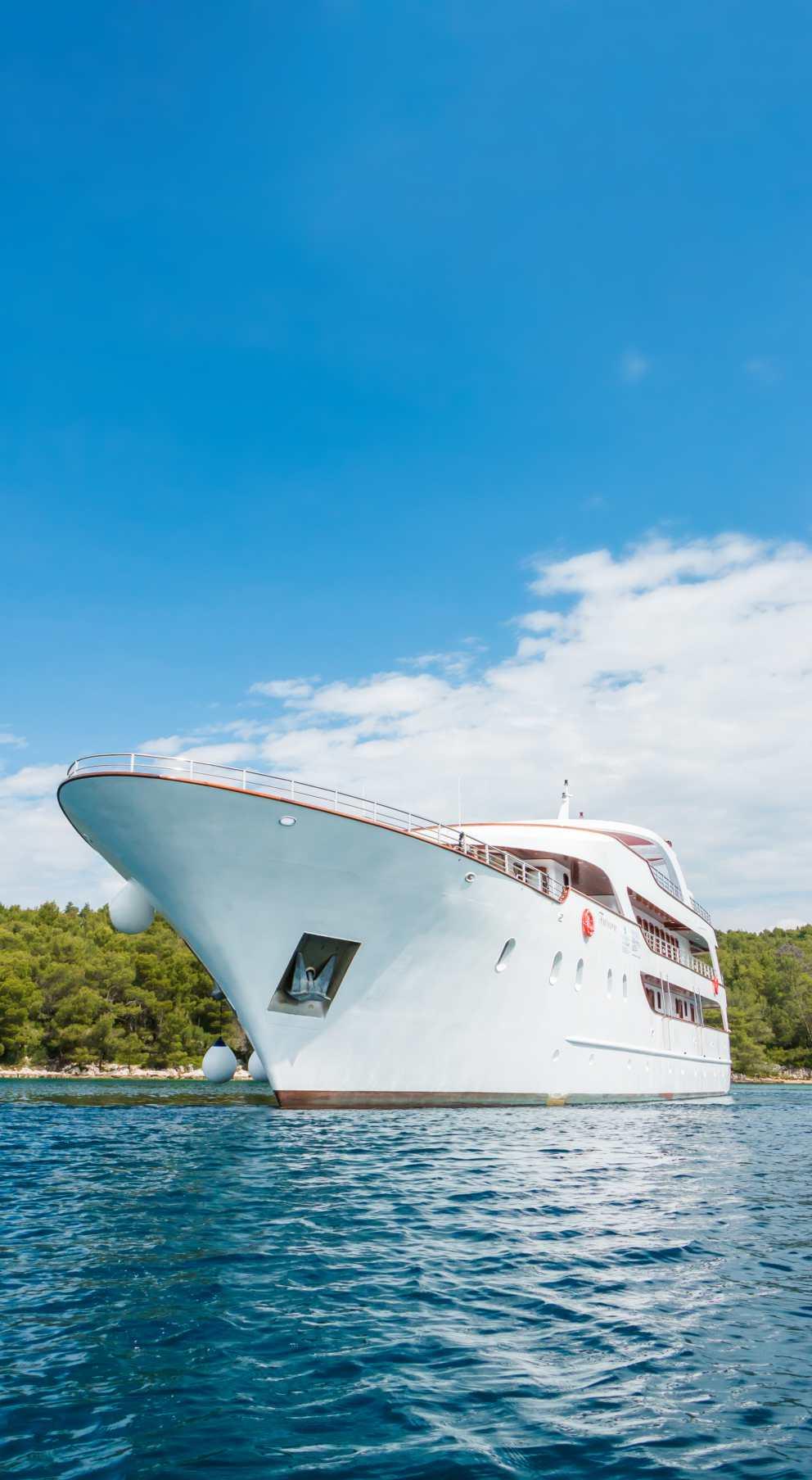 CROATIA S & TOURS 2015 SMALL SHIP