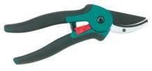 HAND PRUNERS Gilmour hand pruners are the right choice for multiple gardening activities. Hand pruners with a bypass blade design are ideal for new growth or green wood, providing a close clean cut.