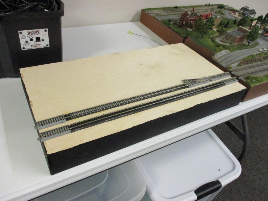 Some modelers use KATO Unitrack for the entire module, Bob used the KATO components at the ends using N-Scale flex track between them.