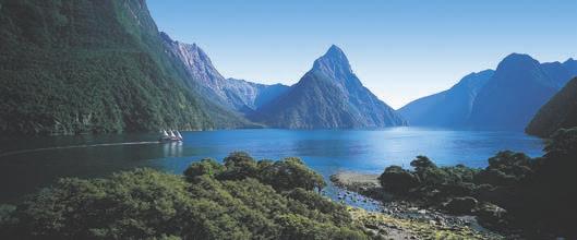 33 CRUISE & COACH TOURS Discover New Zealand by sea and land 34-35 23 Day Best of New