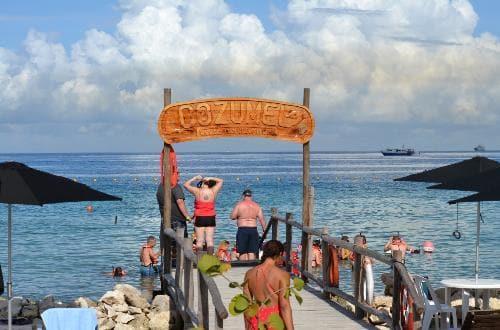 SPECTACULAR SHORE SNORKEL WITH MEXICAN LUNCH Experience the spectacular snorkeling of Cozumel Island at Sky Reef, a signature beach