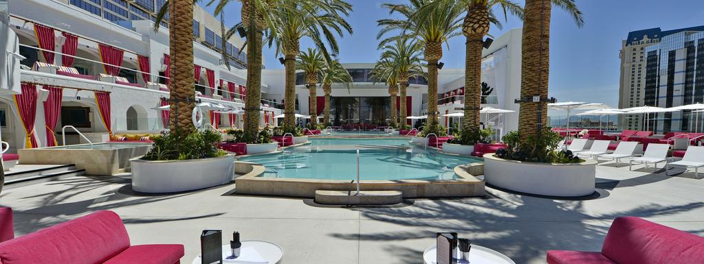 Beachclub: Friday Sunday 11am 6pm Nightclub: Thursday Sunday 10:30pm 4am The crowning jewel of The Cromwell hotel, Drai s Beach Club and Night Club provides an unrivaled view encompassing