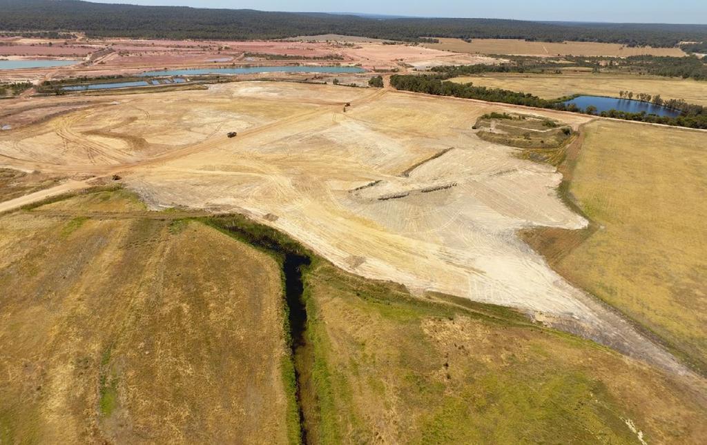 25 MINERAL SANDS 2018 Capability Statement Woornack Rownack Pirro (WRP) Ouyen, Victoria Indus successfully mined mineral sands at two pit locations at the WRP mine site in Ouyen, Victoria.