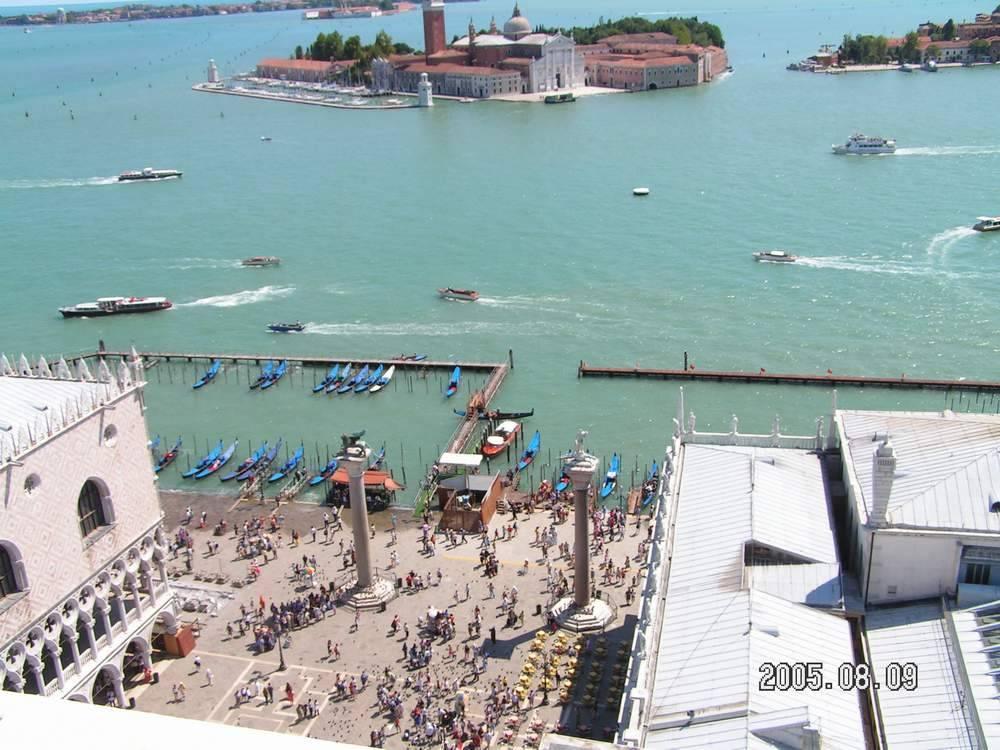 In the picture above you can see the Saint Marco Square from on top of the Saint Marco Tower the day after.