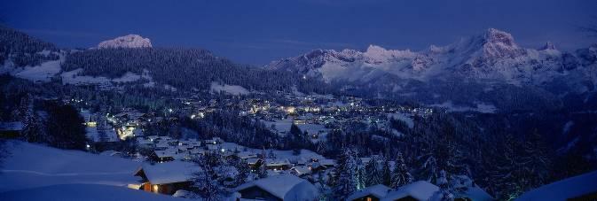 Winter Villars is a four season resort, open all year and has a good selection of shops, sophisticated restaurants, bars and nightclubs.