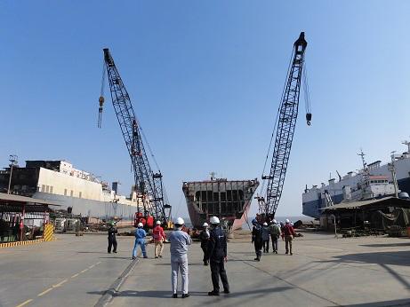 Recent Developments in India (1) Upgrading of Ship Recycling FaciliPes JSA s visit to