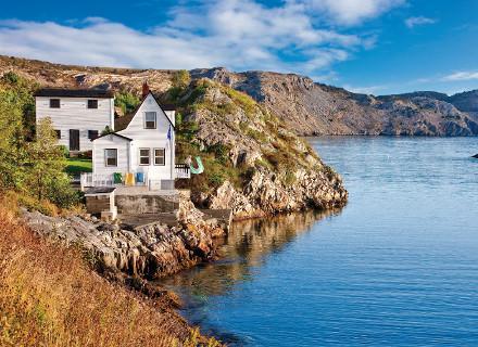 reat Atlantic Canadian Experience (23 days) Fresh salt air, sandy beaches, rocky coves, cosmopolitan cities, remote lighthouses, rich history, warm hospitality, rustic fishing villages, succulent