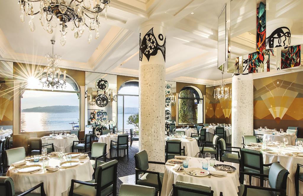 RESTAURANT GASTRONOMIQUE Newly designed in 2016, our Michelin Star restaurant La Passagère