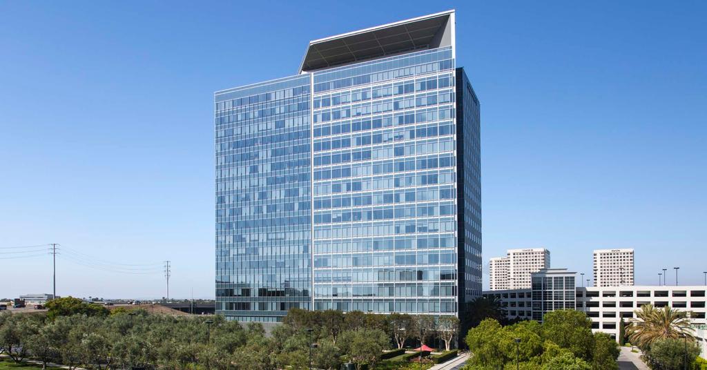 Building Overview Property Highlights 536,307 SF building 19 floors Typical floor size is 30,000 SF Above standard parking can be made available Discover the benefits of office space at Superior