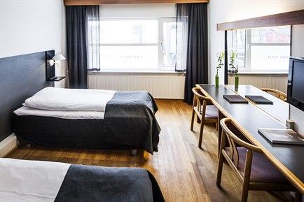 First Hotel Aalborg: 3.9 hotel with 156 bright and airy rooms furnished with luxury Jensen beds and hypoallergenic duvets and pillows. The hotel offers a fitness room.