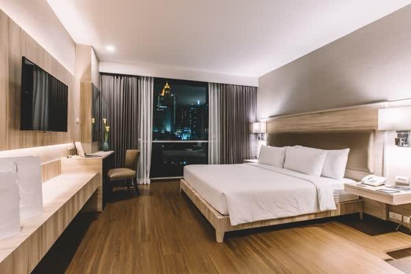 250 Nana 300 mtr Web Adelphi Suites Adelphi Suites Residence Hotel & Serviced Apartment is located in the heart of