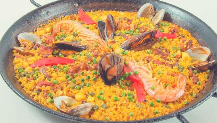 INCLUDED ACTIVITIES Paella cooking class Flamenco dance