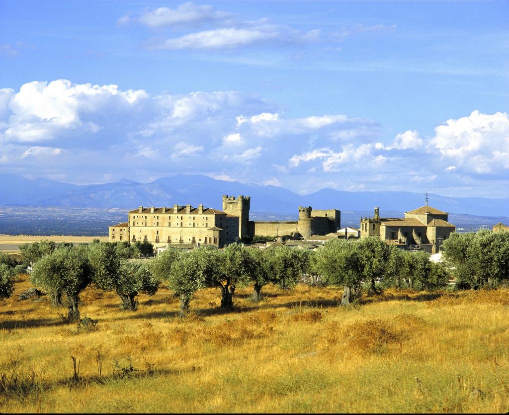Parador de Oropesa Book now at Parador de Oropesa Parador de Olite In Olite you will find the most complete and well conserved walled town in Navarra.