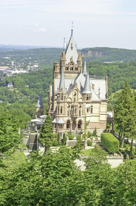 Germany s first nature reserve, with the world-renowned Hotel Petersberg, is a great way to spend the afternoon. Tonight is a special night on board, the Captain s Gala Dinner.