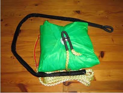 Once you have the parachute in the harness it is mandatory to check that you can easily extract the deployment bag from the harness.
