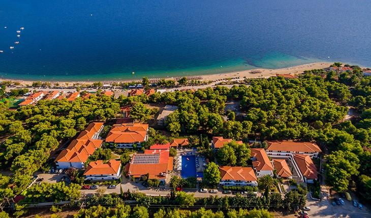 Philoxenia Hotel Philoxenia hotel is a bungalow complex located on the second and most picturesque peninsula of Chalkidiki named Sithonia.
