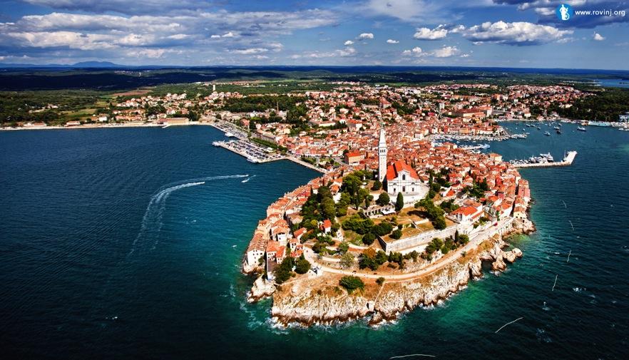 Rovınj In northwest Croatia, on the Istrian peninsula, the Venetian-era seaside town of Rovinj is made up of pastel-colored houses ringing a pretty fishing harbor, and presided over by a hilltop