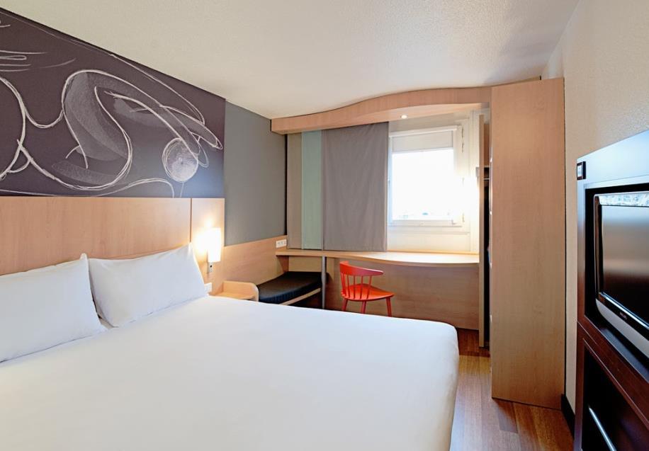 Facilities include air conditioning, innovative high-tech beds for ultimate sleeping comfort, free Wi-Fi and TV including a variety of Sky channels.