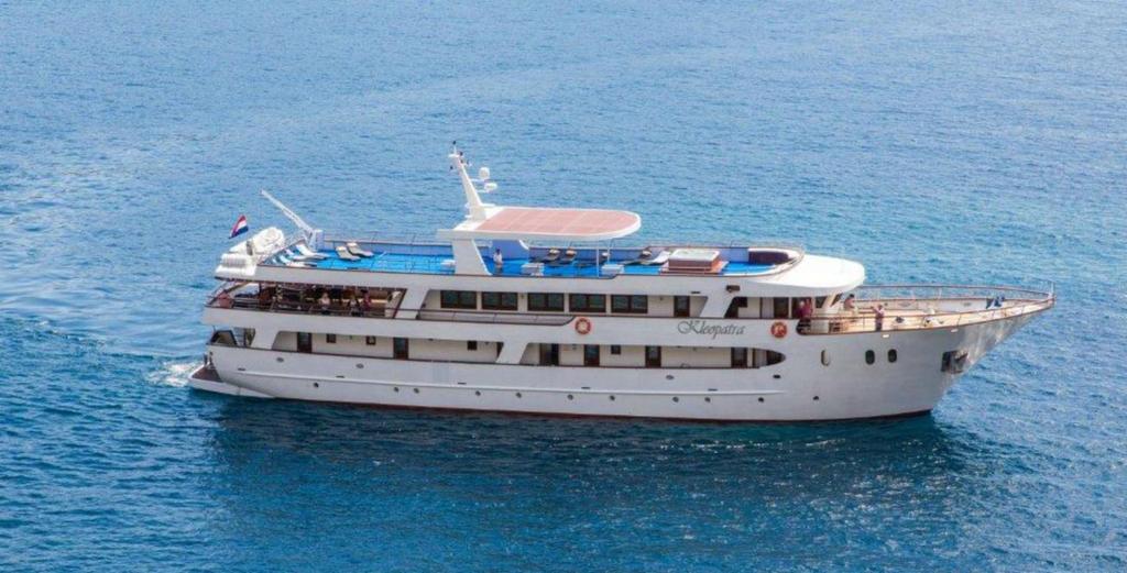 ELEGANCE CRUISE FROM SPLIT with M/S KLEOPATRA (ship built 2015) SUMMER SEASON 2016 The Elegance Cruise is an extra value cruise.