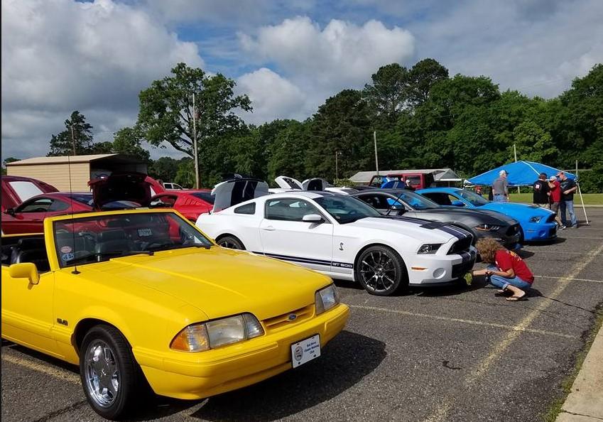 We met up at the Harbor Freight parking lot near I 49 so we could jump right on the Interstate and cruise down for the show.